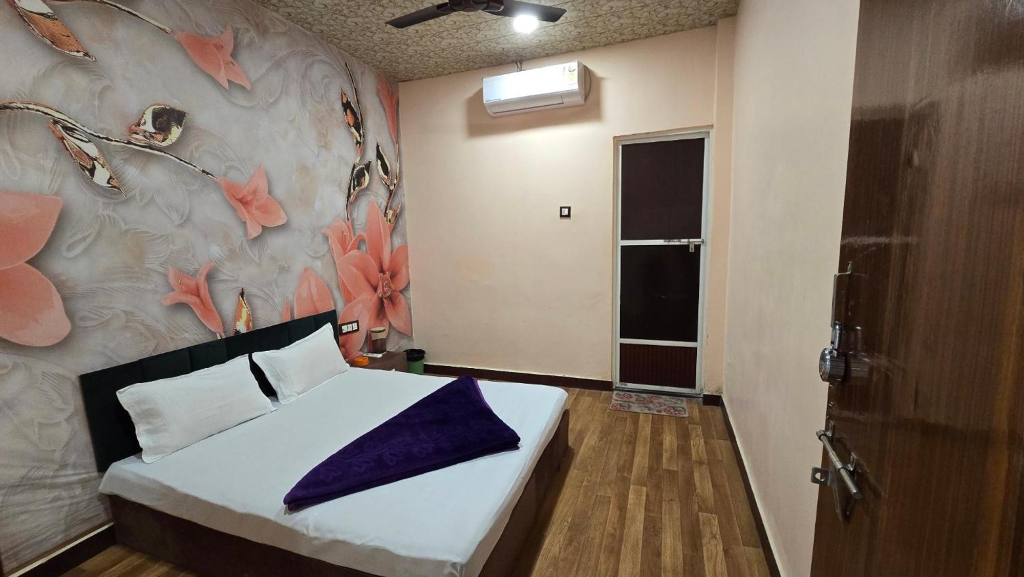 Hotel Maheshwari Green'S Ujjain Exterior photo